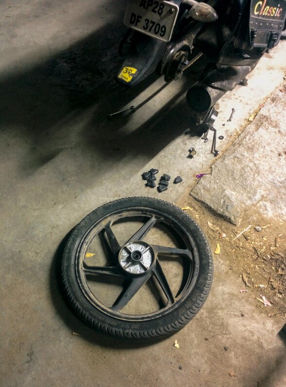 How to Fix a Flat Tire in 5 Simple Steps: Your Ultimate Guide to Roadside Confidence