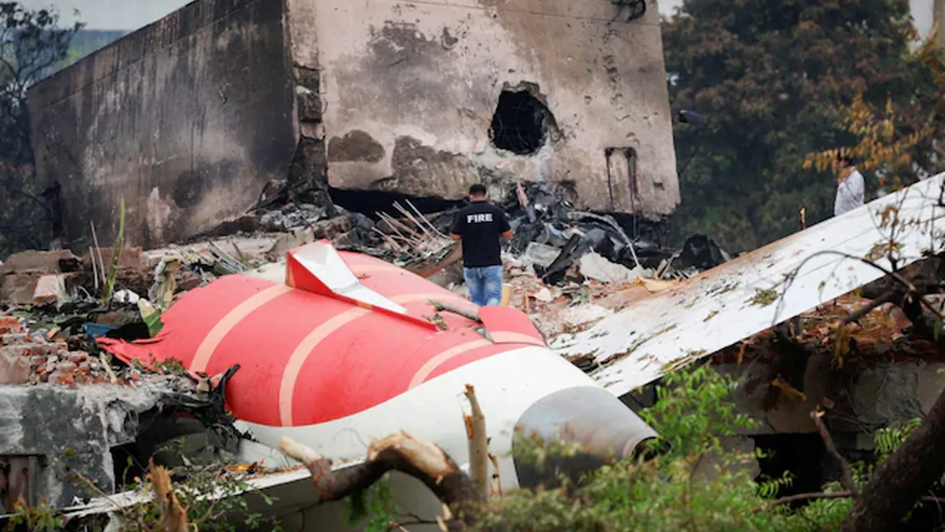 Eye-Opening Crash in Ahmedabad: Air India 787 Disaster Forces 787-8 Fleet Grounding Talks